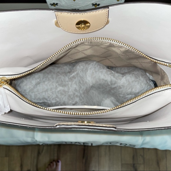 Michael Kors purse NEW - Picture 5 of 10